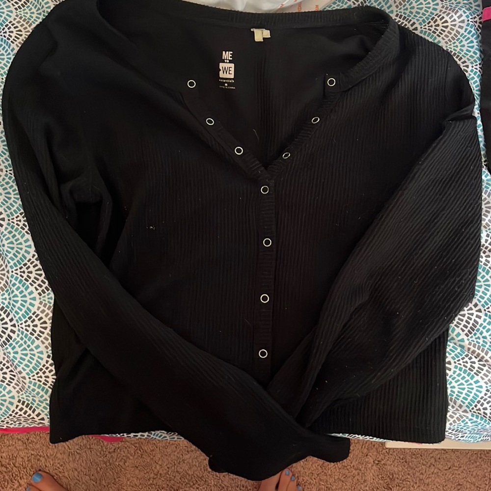black long sleeve shirt